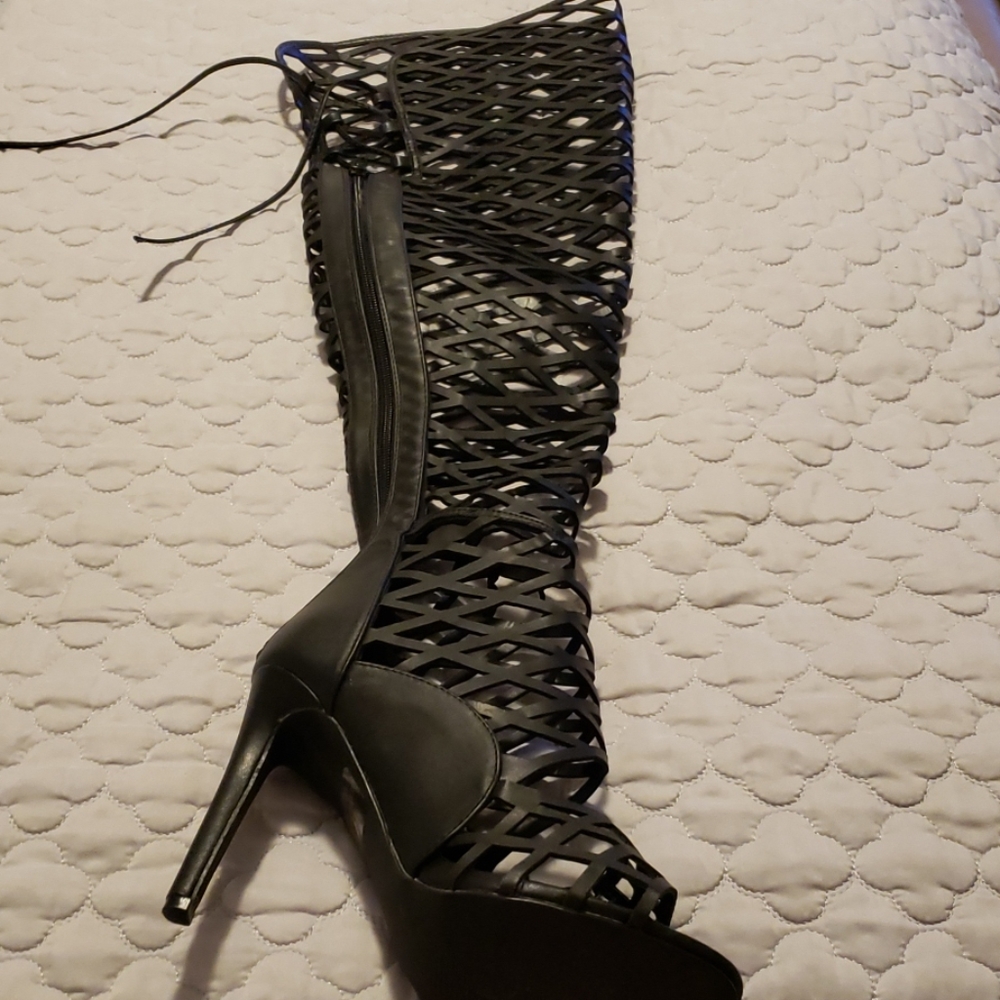 Thigh high caged sandal